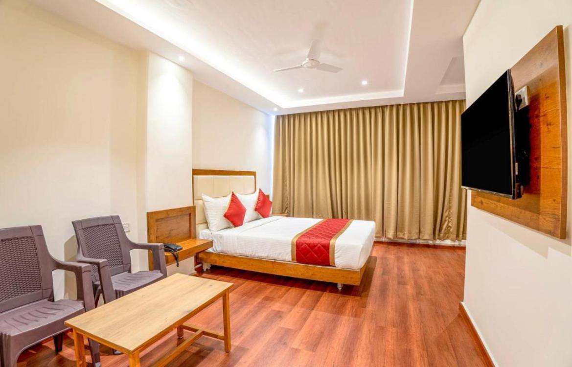 Homestay Olive Tree International By Krishiv - Best Location Vrindavan- In-house Parking