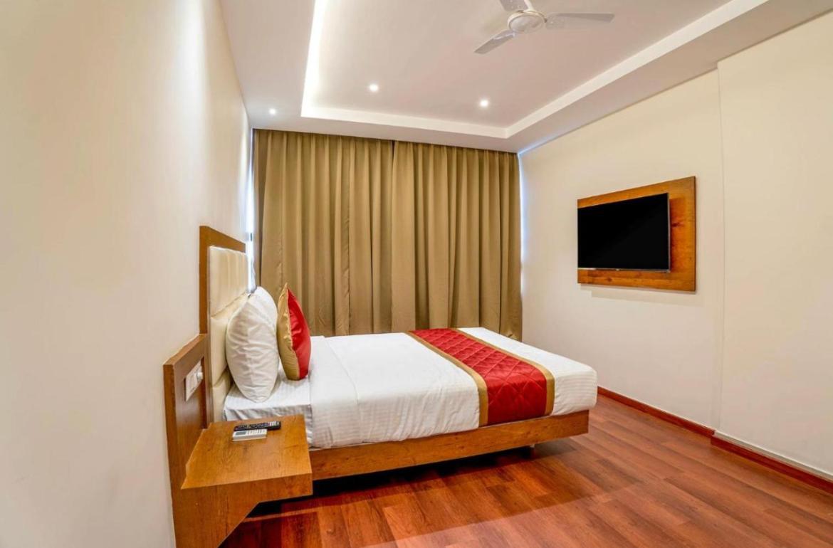 Homestay Olive Tree International By Krishiv - Best Location Vrindavan- In-house Parking